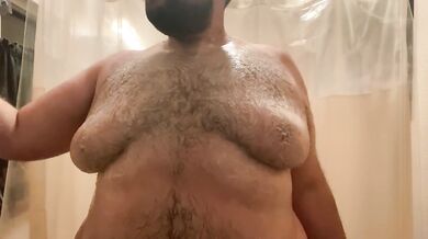 Hot Latin Babe gets her Wet and Wild with Tetas in the Shower