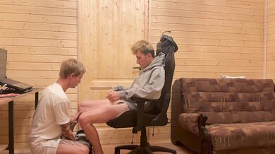 Full Video Guy with Big Cute Twink's Tight While His Boyfriend Is Away