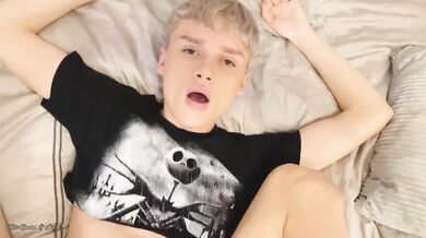 Slutty Twink Loving Ass To Mouth before his Facial Reward