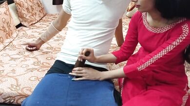 Uncle ka mota kala lund dekh kr kuvari ladki ki chut machal gyi or uncle ko boli meri chut ko chod dalo please. hindi HD