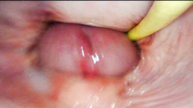 AMAZING INTERNAL POV. CAMERA INSIDE HER PUSSY WHILE I FILL HER WITH CUM